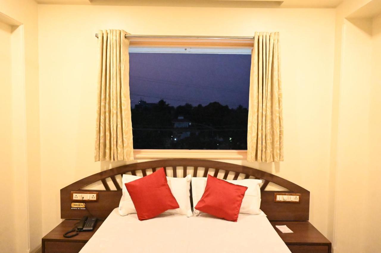 Hotel Sagar Kalyān エクステリア 写真
